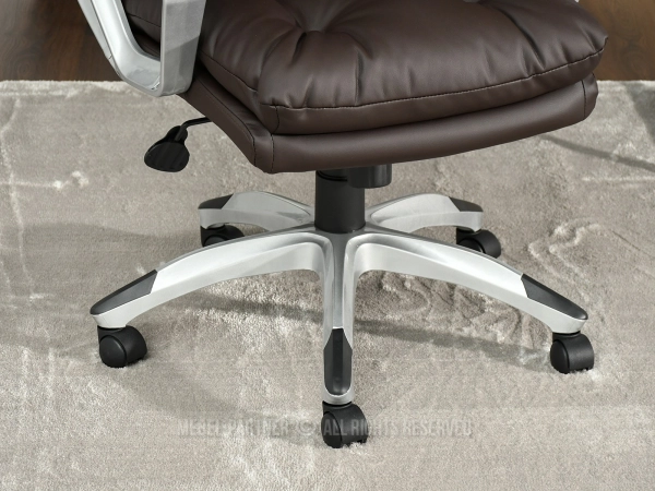 Fotel biurowy ergonomiczny zapewniający wygodę w czasie pracy 